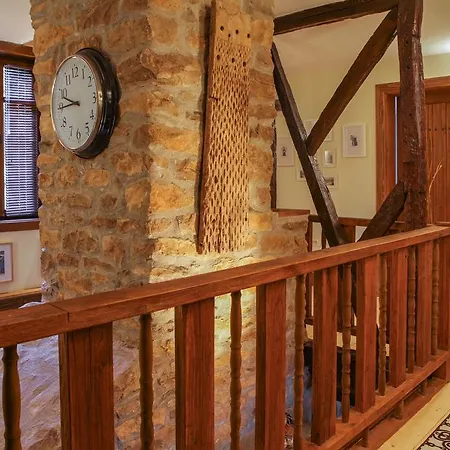 Lora Villa *